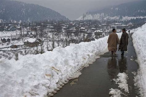 In Pictures: Kullu, Manali covered in snow as heavy snowfall lashes ...