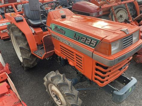 Tractors KUBOTA L1 225D FARM MART