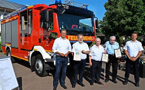 Feuerwehr In Brotdorf Freut Sich Ber Ihr Neues Fahrzeug