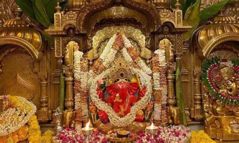 ‘Aarti’ performed at Mumbai’s Siddhivinayak Temple on Ganesh Chaturthi