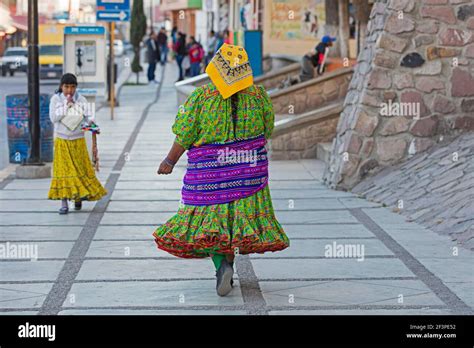 Traditional Tarahumara Clothing Hi Res Stock Photography And Images Alamy