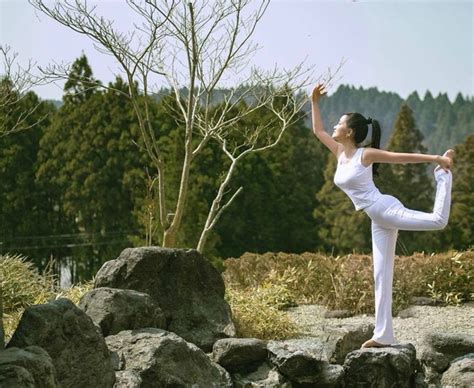 Diva Hồng Nhung diện bikini khoe thân hình gợi cảm