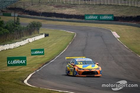 Stock Car Camilo Faz Volta Voadora Em Curitiba E Conquista Pole Position