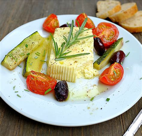 Gebackener Feta Mit Tomaten Zucchini Oliven Schnelle Rezepte Aus