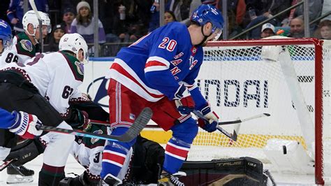 Chris Kreider's hat trick powers Rangers to 7-3 win over Coyotes | Fox News