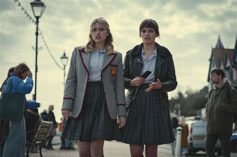 Sex education as curiosidades sobre a série da Netflix ELLE Brasil