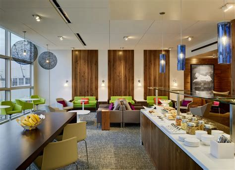 Full List of Lounges at Seattle-Tacoma International Airport [SEA]