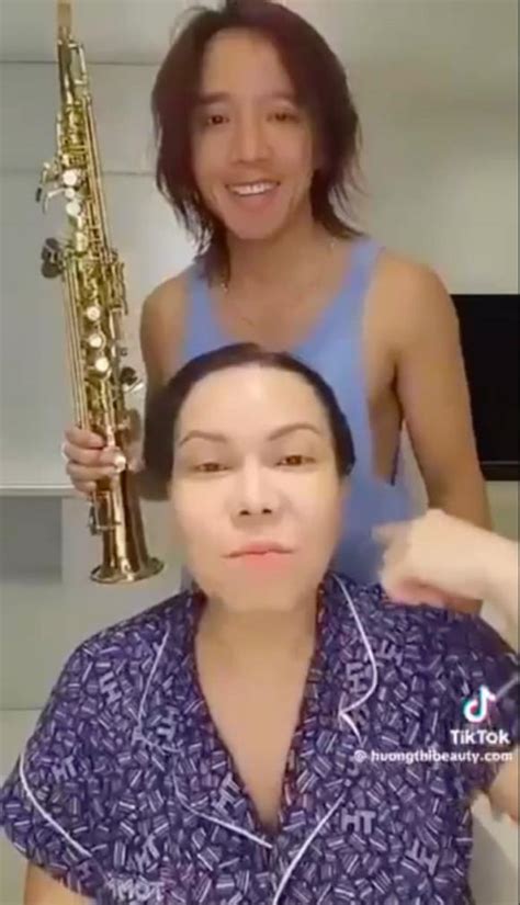 Đang livestream thì phát hiện chồng bán nude Việt Hương lập tức có hành động khôn ngoan