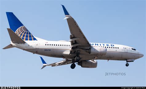 N Boeing United Airlines Gabriel Mora Jetphotos