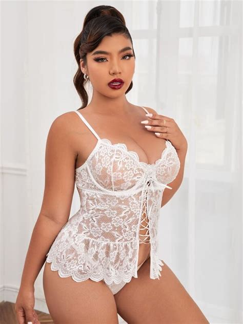 Classic Sexy Plus Floral Lace Scallop Trim Lace Up Front Lingerie Set