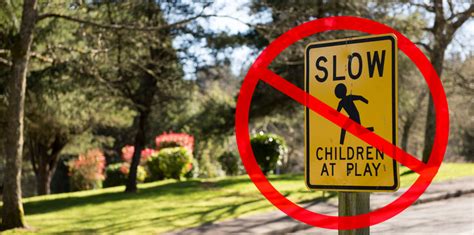 Are "Children at Play" Signs Recommended? - Universal Signs