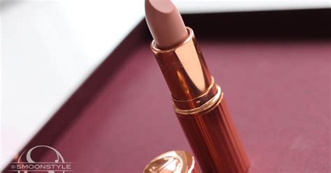 Nude Simone Smoonstyle