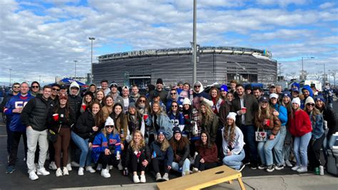 Join The Ultimate Tailgate Experience At Metlife Stadium This Season