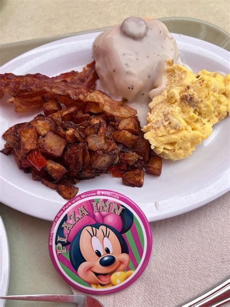 Character Breakfast at Plaza Inn Disneyland | Sweating Champagne