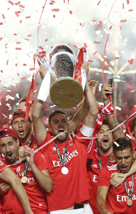 Benfica wins 5th Portuguese league title in 6 seasons