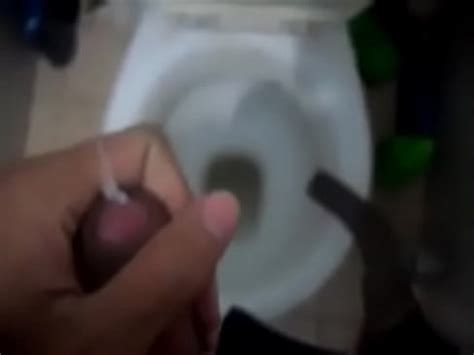 Sinh viên bách khoa quay tay xuất tinh XVIDEOS