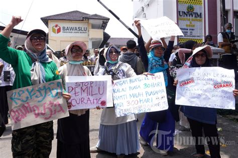 Demo Gaum Tolak Kecurangan Pemilu Foto Tribunnews