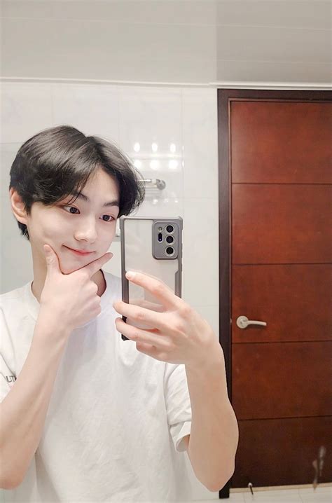 Enhypen Pics On Twitter Kpop Mirror Selfie Yang