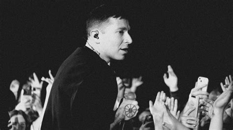 Оксимирон выпустил ролик о создании клипа "Лига опасного интернета"