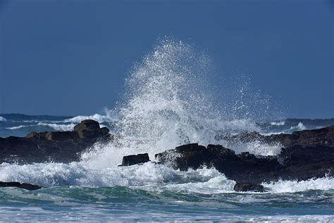 Wave Splash Over Rocks In Saligo Bay Isle Of Islay Islay Pictures