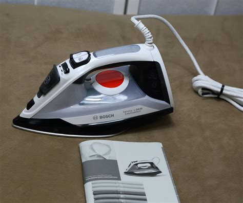 Bosch Sensixx´x DA30 EasyComfort Dampfbügeleisen TDA30EASY / 2400 W