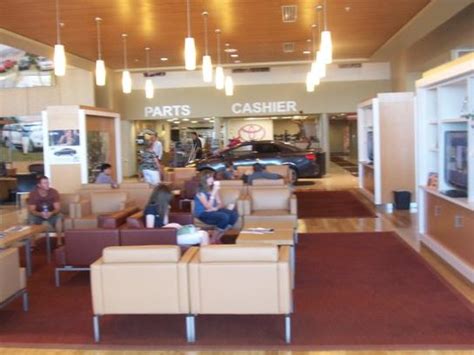 Karl Malone Toyota UT car dealership in Draper, UT 84070 | Kelley Blue Book