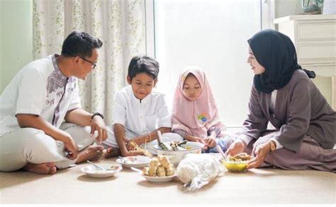 Adab Makan Dan Minum Dalam Islam Etika Dan Tuntunan Agama Ruang Sujud