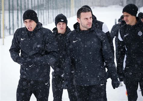 Bi E Bure Re Enje Za Partizan Selidba U Tre U Ligu Foto Fudbal