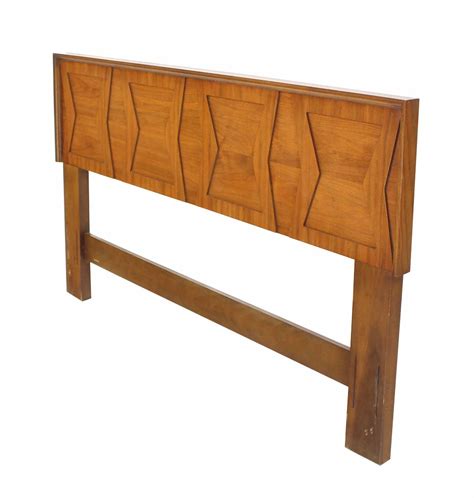 Mid-Century Modern Queen-Size or Full-Size Walnut Headboard at 1stdibs