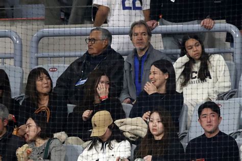 Shohei Ohtani's Wife Goes Viral During His First Game With Dodgers ...