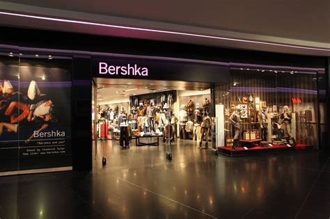 Bershka Dubai Mall | Visual Merchandising | Pinterest | Dubai mall