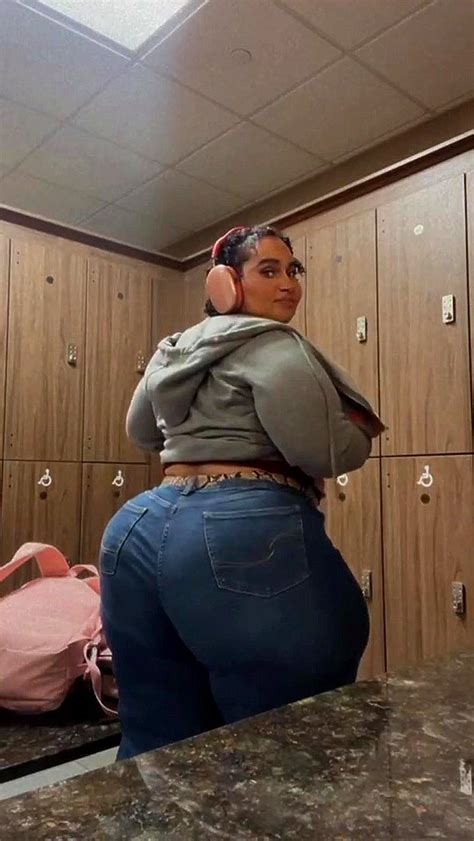 Watch Giant Big Ass Giant Ass Bbw Porn Spankbang