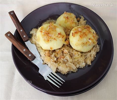 Zemiakové knedle plnené mäsom s kyslou kapustou fotorecept recept