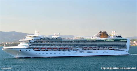 Photo Blog: Cruise Ship Azura