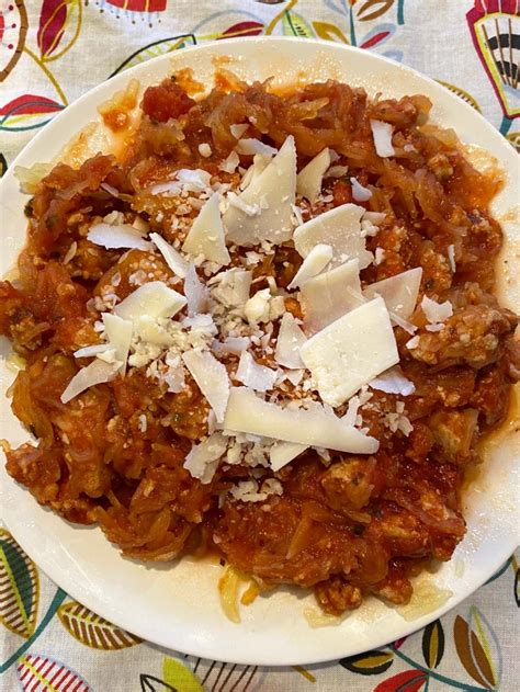 Spaghetti Squash With Meat Sauce With Ground Beef Or Turkey – Melanie Cooks