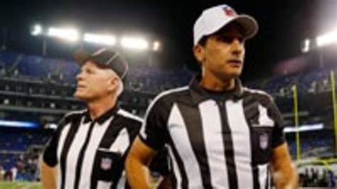 Referees get standing ovation at Browns-Ravens game