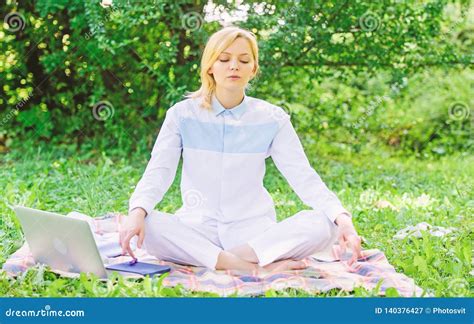 Reasons You Should Meditate Every Day Find Minute To Relax Clear Your