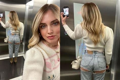 Chiara Ferragni e i jeans con gli hot cut sul lato b sono i pantaloni più audaci della primavera