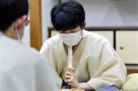 藤井棋聖、4連覇に王手 沼津で将棋・棋聖戦第3局 佐々木七段に107手で勝利｜あなたの静岡新聞