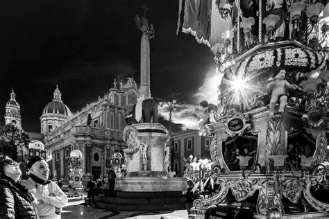 Catania Festa Di SantAgata Ammirazione Delle Candelore In Piazza