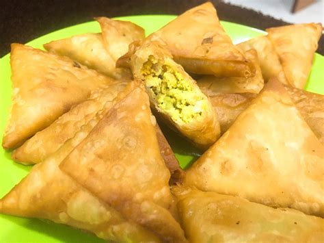 How To Make Chicken Keema Samosas Chicken Keema Samosa Recipe