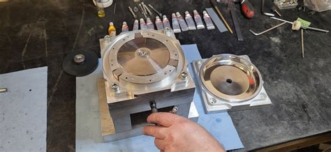 Пресс-форма - крышка диспенсера для стаканов