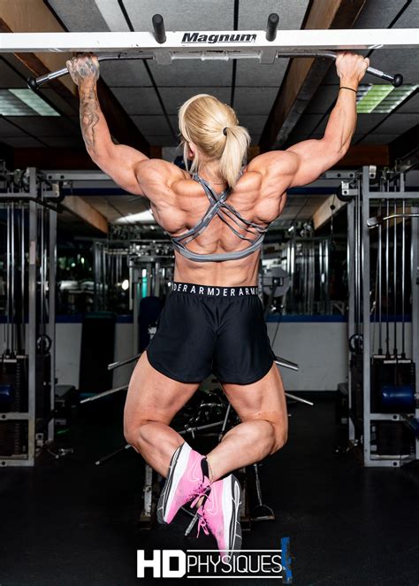 HDPhysiques - NEW MODEL! Phenomenal IFBB Pro FBB Julia...