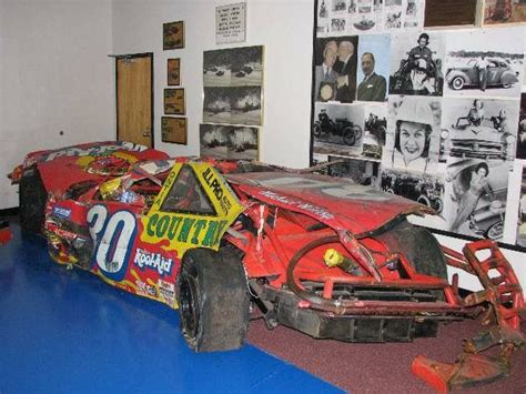 Michael Waltrip | Nascar race cars, Nascar wrecks, Michael waltrip