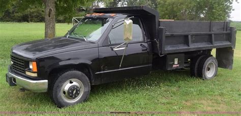 Chevy 3500 Dump Truck - How to Convert - Dump Truck