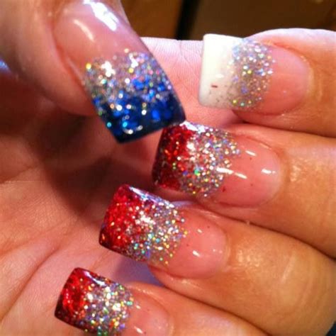 Sparkly Red White And Blue Nails Wonder If There Is A Way To Make This