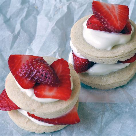 Shortbread With Strawberries And Yogurt — Shiny Happy Bright