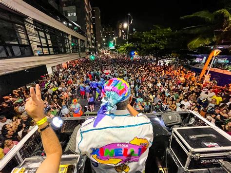 Carnaval de Balneário Camboriú tem Michel Teló trios elétricos blocos