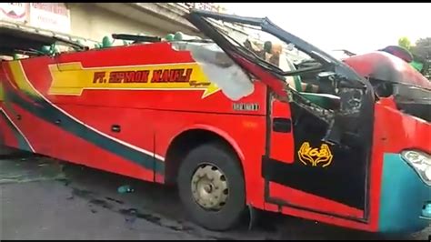 Laka Bus Tabrak Fly Over Di Simpang Lapan Padang Panjang Kecelakaan