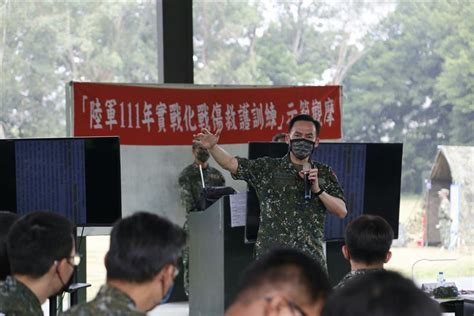 陸勤部指揮官主持戰傷救護訓練示範觀摩 期確維戰力完整 軍聞 陸勤部指揮官主持戰傷救護訓練示範觀摩 期確維戰力完整 青年日報